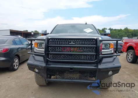 2016 GMC Sierra 2500Hd Denali z USA, uszkodzony, nr VIN 1GT12UE82GF224110